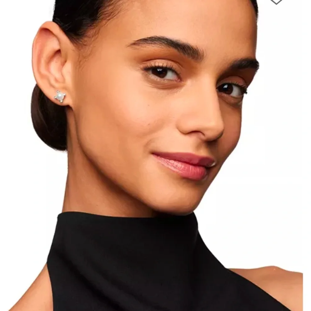 David Yurman silver earrings w/ diamonds - Picture 3 of 8